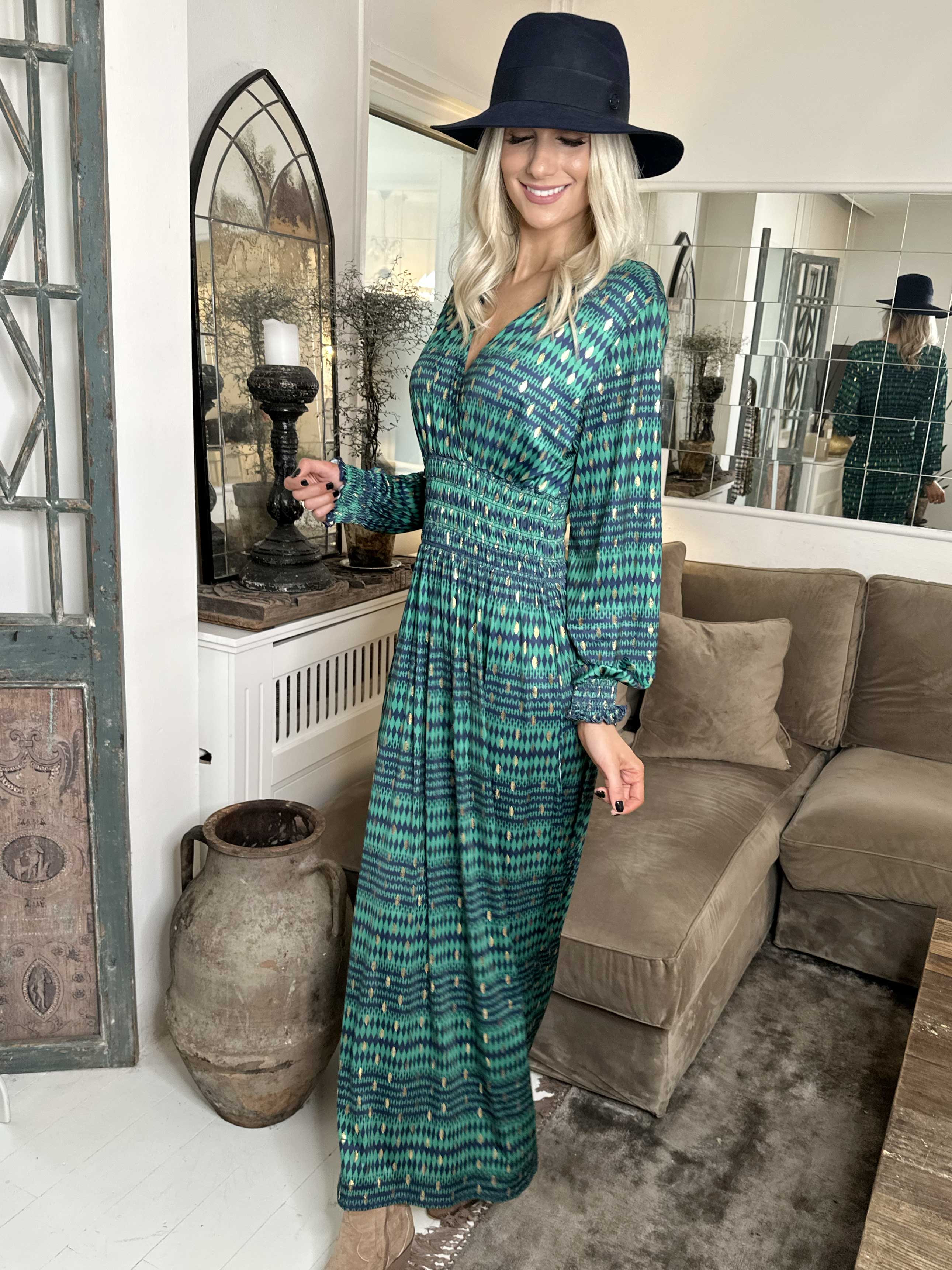 Pams Stripe L/S - Elastisk mønstret kjole med gulddetaljer